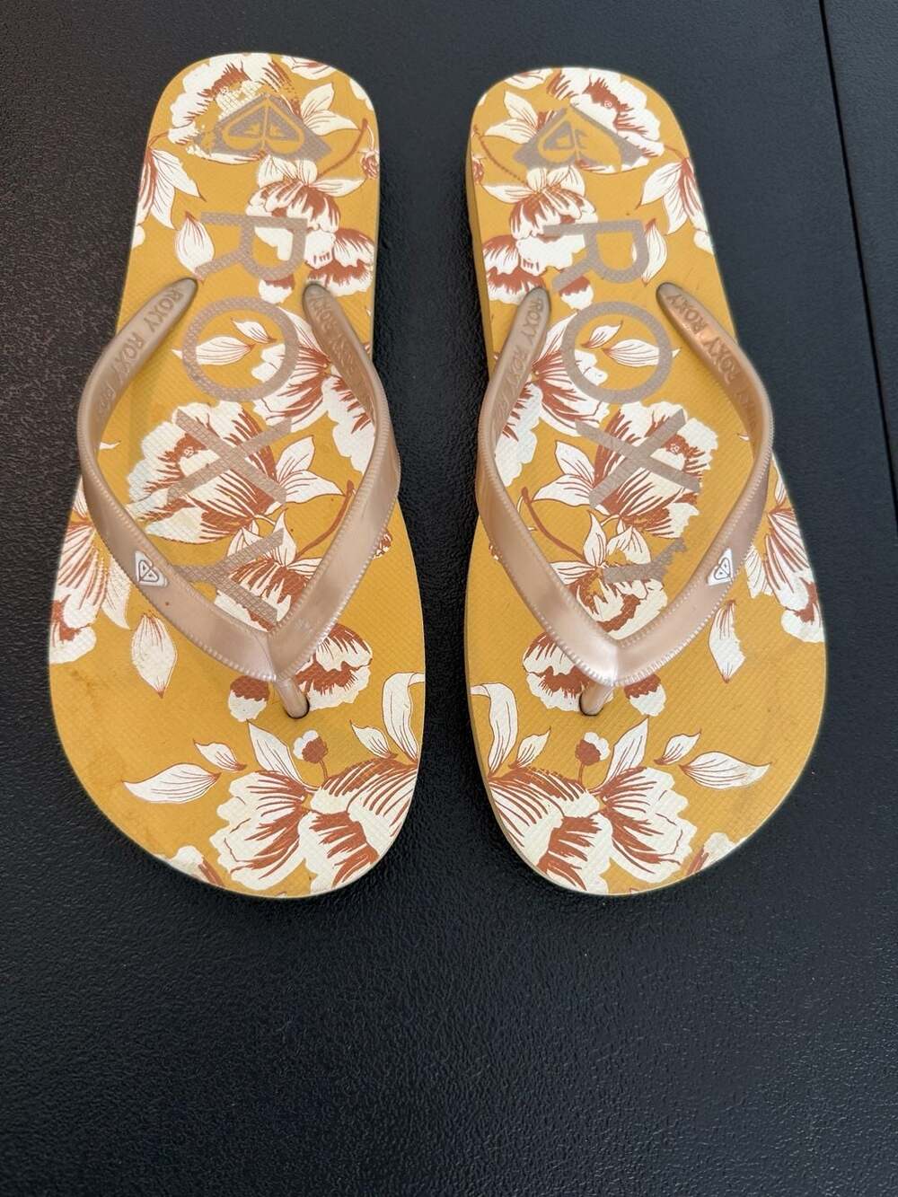 Roxy Women's Flip Flop Sandal Melon III Style Mustard Floral Gold Lettering